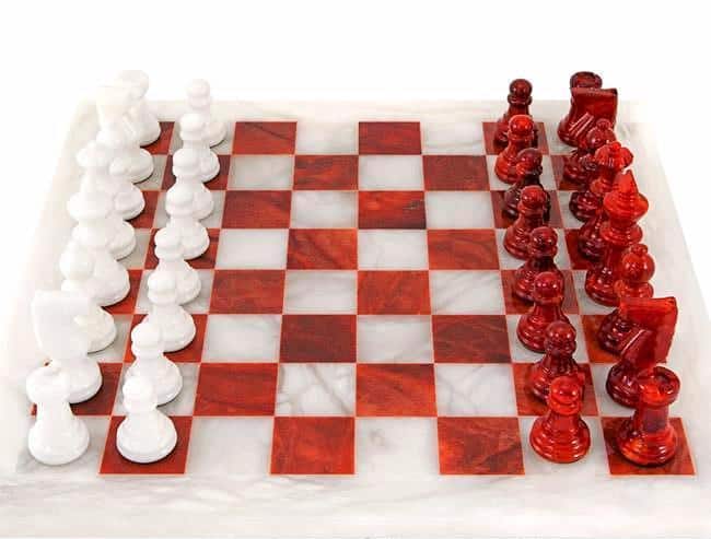 Schachbrett mit Schachfiguren-19505